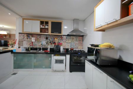 Casa à venda com 316m², 4 quartos e 4 vagasCozinha