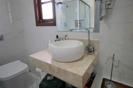 Casa à venda com 316m², 4 quartos e 4 vagasBanheiro