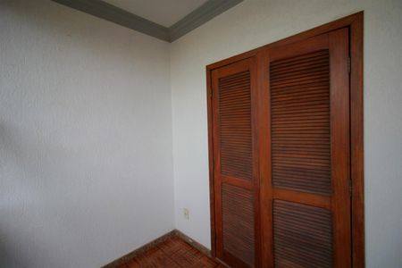 Casa à venda com 316m², 4 quartos e 4 vagasQuarto 2