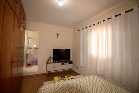 Casa à venda com 220m², 3 quartos e 2 vagasQuarto 2