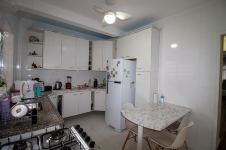 Casa à venda com 220m², 3 quartos e 2 vagasCozinha