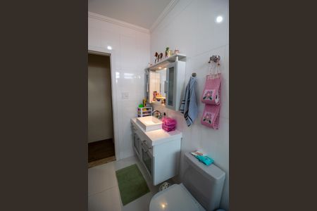 Casa à venda com 220m², 3 quartos e 2 vagasBanheiro 1