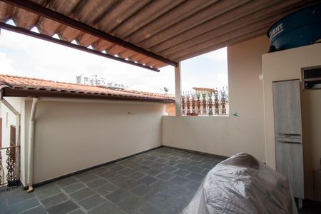 Casa à venda com 220m², 3 quartos e 2 vagasChurrasqueira