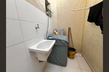 Casa de condomínio à venda com 120m², 3 quartos e 2 vagasArea de Serviço