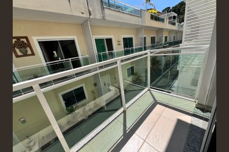 Casa de condomínio à venda com 120m², 3 quartos e 2 vagasVaranda - Suite 01