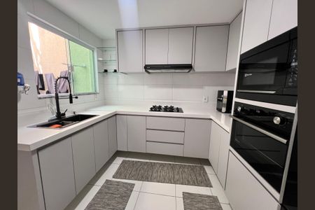 Casa de condomínio à venda com 120m², 3 quartos e 2 vagasCozinha