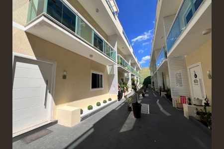 Casa de condomínio à venda com 120m², 3 quartos e 2 vagasFachada