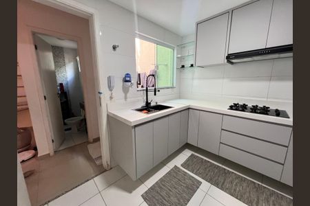 Casa de condomínio à venda com 120m², 3 quartos e 2 vagasCozinha