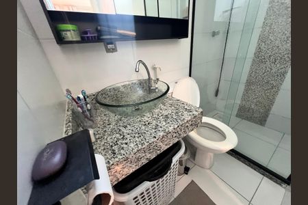 Casa de condomínio à venda com 120m², 3 quartos e 2 vagasBanheiro - Suite 01