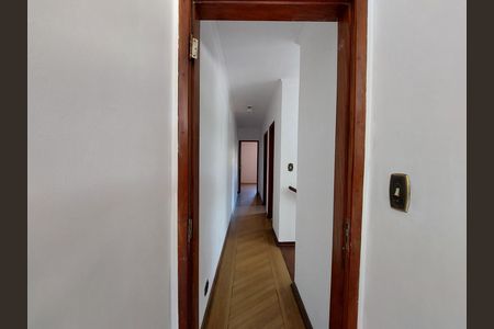 Casa para alugar com 249m², 3 quartos e 2 vagas Casa para alugar com 249m², 3 quartos e 2 vagasCorredor