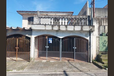 Casa para alugar com 249m², 3 quartos e 2 vagasFachada - Plaquinha instalada