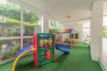 Apartamento à venda com 52m², 2 quartos e 1 vaga Apartamento à venda com 52m², 2 quartos e 1 vagaÁrea comum - Playground