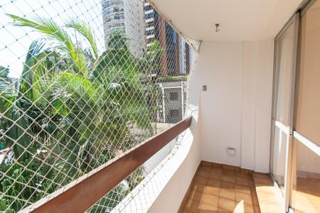 Apartamento à venda com 113m², 3 quartos e 1 vaga Apartamento à venda com 113m², 3 quartos e 1 vagaVaranda