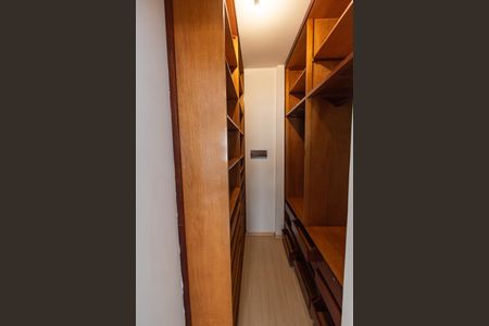 Apartamento à venda com 113m², 3 quartos e 1 vaga Apartamento à venda com 113m², 3 quartos e 1 vagaCloset da suíte