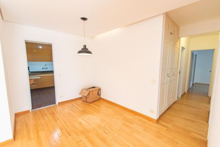 Apartamento à venda com 113m², 3 quartos e 1 vaga Apartamento à venda com 113m², 3 quartos e 1 vagaSala