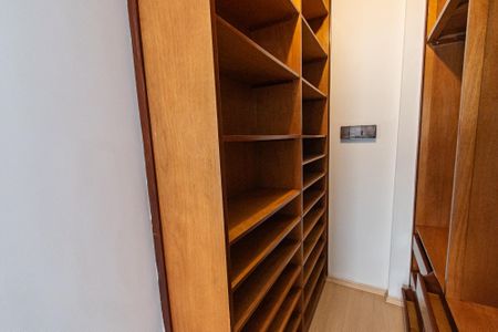 Apartamento à venda com 113m², 3 quartos e 1 vaga Apartamento à venda com 113m², 3 quartos e 1 vagaCloset da suíte