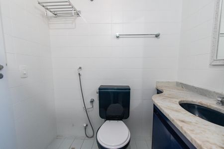 Apartamento à venda com 113m², 3 quartos e 1 vaga Apartamento à venda com 113m², 3 quartos e 1 vagaBanheiro da suíte