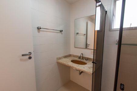 Apartamento à venda com 113m², 3 quartos e 1 vaga Apartamento à venda com 113m², 3 quartos e 1 vagaBanheiro da suíte