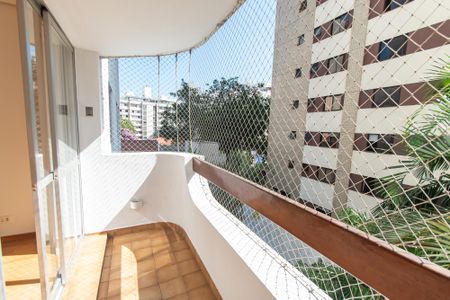 Apartamento à venda com 113m², 3 quartos e 1 vaga Apartamento à venda com 113m², 3 quartos e 1 vagaVaranda