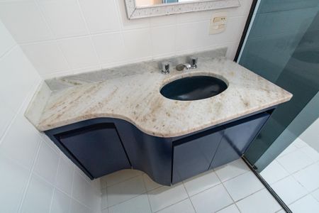 Apartamento à venda com 113m², 3 quartos e 1 vaga Apartamento à venda com 113m², 3 quartos e 1 vagaBanheiro da suíte