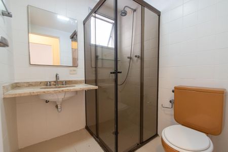 Apartamento à venda com 113m², 3 quartos e 1 vaga Apartamento à venda com 113m², 3 quartos e 1 vagaBanheiro da suíte