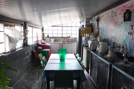 Casa à venda com 360m², 3 quartos e 3 vagasÁrea de Serviço