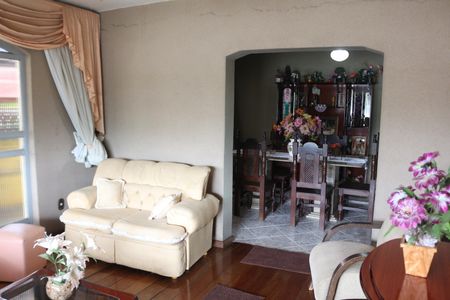 Casa à venda com 360m², 3 quartos e 3 vagasSala