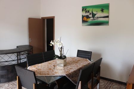 Casa à venda com 360m², 3 quartos e 3 vagasCasa 3 Sala 1