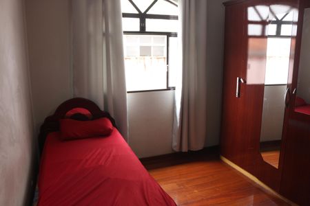 Casa à venda com 360m², 3 quartos e 3 vagasCasa 2 Quarto 1