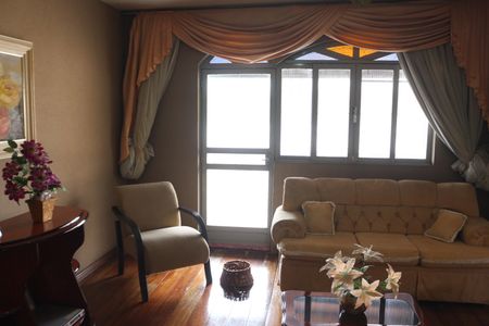 Casa à venda com 360m², 3 quartos e 3 vagasSala