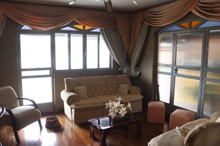 Casa à venda com 360m², 3 quartos e 3 vagasSala 