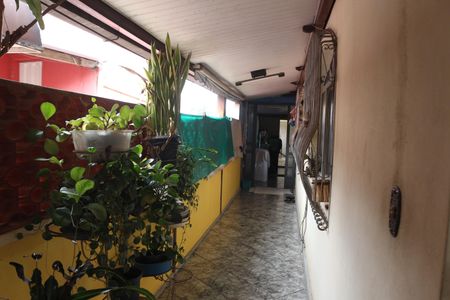 Casa à venda com 360m², 3 quartos e 3 vagasCorredor 