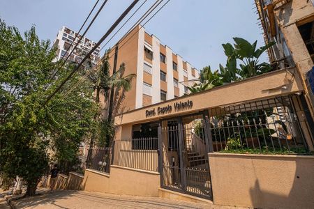 Apartamento para alugar com 55m², 2 quartos e 1 vaga Apartamento para alugar com 55m², 2 quartos e 1 vagaFachada