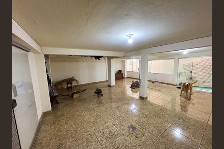 Apartamento à venda com 990m², 4 quartos e 3 vagas Apartamento à venda com 990m², 4 quartos e 3 vagasÁrea comum