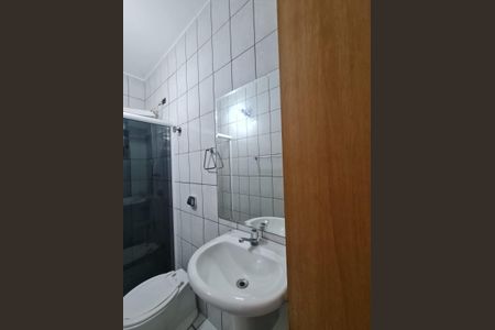 Casa à venda com 100m², 4 quartos e 2 vagas Casa à venda com 100m², 4 quartos e 2 vagasBanheiro Social