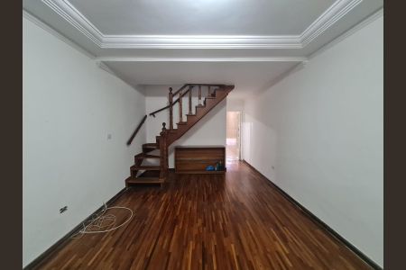 Casa à venda com 100m², 4 quartos e 2 vagas Casa à venda com 100m², 4 quartos e 2 vagasSala