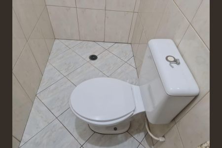 Casa à venda com 100m², 4 quartos e 2 vagas Casa à venda com 100m², 4 quartos e 2 vagasLavabo