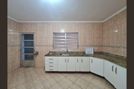 Casa à venda com 100m², 4 quartos e 2 vagas Casa à venda com 100m², 4 quartos e 2 vagasCozinha