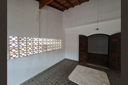 Casa à venda com 100m², 4 quartos e 2 vagas Casa à venda com 100m², 4 quartos e 2 vagasVaranda da Suíte