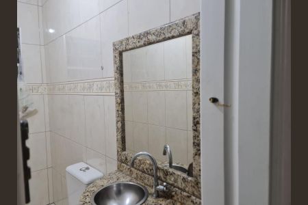 Casa à venda com 100m², 4 quartos e 2 vagas Casa à venda com 100m², 4 quartos e 2 vagasLavabo