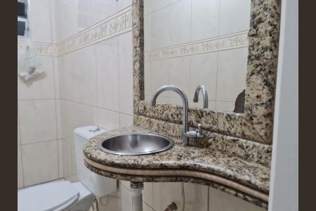 Casa à venda com 100m², 4 quartos e 2 vagas Casa à venda com 100m², 4 quartos e 2 vagasLavabo