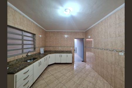 Casa à venda com 100m², 4 quartos e 2 vagas Casa à venda com 100m², 4 quartos e 2 vagasCozinha