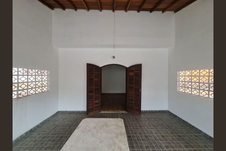 Casa à venda com 100m², 4 quartos e 2 vagas Casa à venda com 100m², 4 quartos e 2 vagasVaranda da Suíte