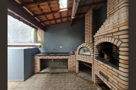 Casa à venda com 100m², 4 quartos e 2 vagas Casa à venda com 100m², 4 quartos e 2 vagasChurrasqueira