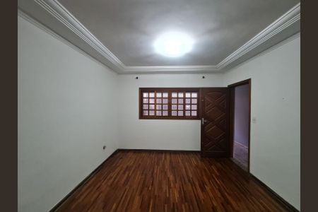Casa à venda com 100m², 4 quartos e 2 vagas Casa à venda com 100m², 4 quartos e 2 vagasSala