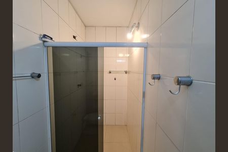 Casa à venda com 100m², 4 quartos e 2 vagas Casa à venda com 100m², 4 quartos e 2 vagasBanheiro da Suíte