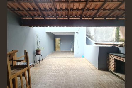 Casa à venda com 100m², 4 quartos e 2 vagas Casa à venda com 100m², 4 quartos e 2 vagasChurrasqueira