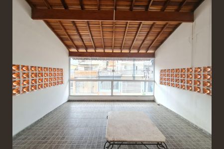 Casa à venda com 100m², 4 quartos e 2 vagas Casa à venda com 100m², 4 quartos e 2 vagasVaranda da Suíte