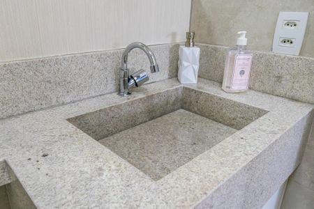 Apartamento à venda com 61m², 2 quartos e 1 vagaBanheiro Social