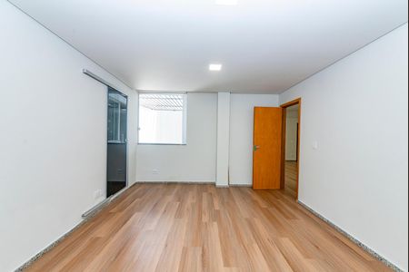 Apartamento para alugar com 90m², 2 quartos e sem vagaSuíte